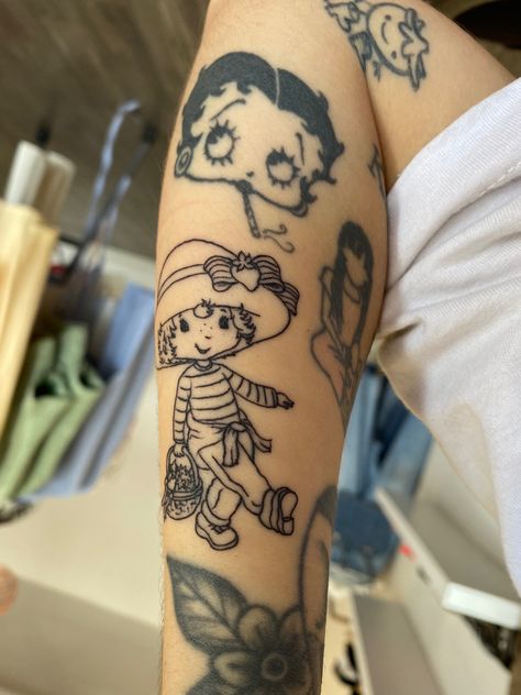 Strawberry Shortcake Tattoo, Nature Tattoo Ideas, Cartoon Tattoo Ideas, Betty Boop Tattoos, Animated Shows, Cool Nature, Cartoon Tattoo, Saved Tattoo, Pretty Hand Tattoos