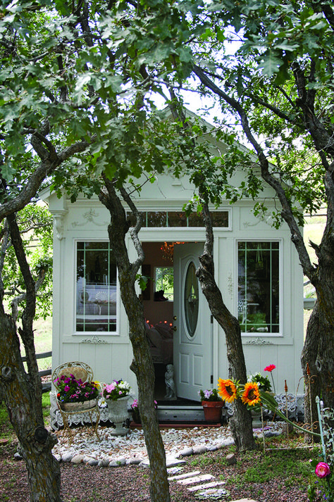 Garden Folly, Backyard Crafts, Mary Macdonald, Pretty Porches, Craft Shack, Craft Cottage, Cottage Tiny House, Potting Benches, Cottage Journal