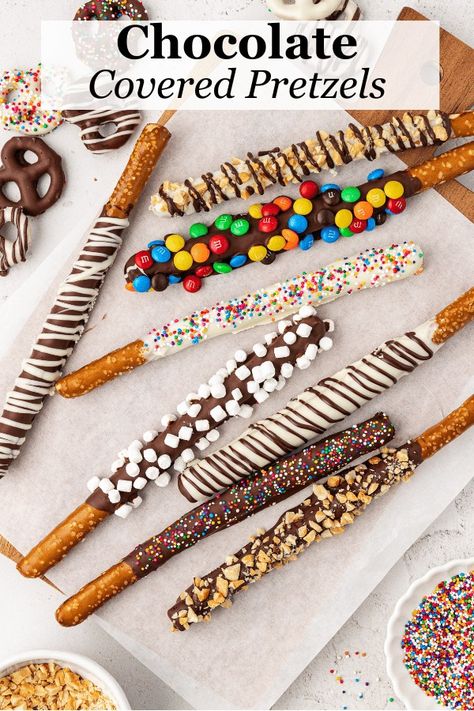 This is the ultimate guide to the best chocolate covered pretzels! I tested eight different types of chocolate and took detailed notes about melting times, taste, appearance, consistency, drying time, price, and more. Now you can make perfect chocolate pretzels with zero guesswork because I've done all the trial and error so you don't have to! Chocolate Covered Pretzels Christmas, Chocolate Covered Pretzels Recipe, Chocolate Pretzel Rods, Chocolate Covered Desserts, Chocolate Covered Pretzel Rods, Chocolate Dipped Pretzels, Holiday Chocolate, Covered Pretzels, Pretzels Recipe