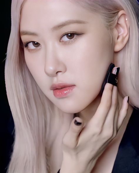 Rosé Blackpink Face, Rosé Blackpink Makeup, Rosé Blackpink Blue, Rosé Vogue, Rosé Ysl, Rose Makeup, Rose Queen, Roseanne Park, Ysl Beauty