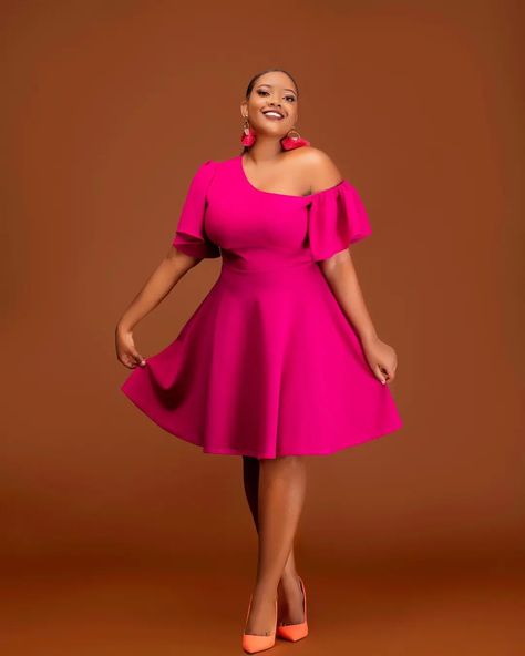 Plus Size Wedding Guest Dresses Classy, Plus Size Chic Outfits, Dress For Chubby Ladies, Plus Size Short Dresses, Latest Bridesmaid Dresses, Classy Short Dresses, Fashion Show Dresses, Modest Dresses Fashion, Short African Dresses