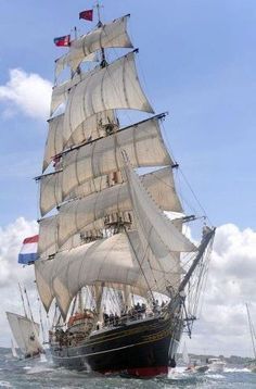 Sail Ships, Navi A Vela, Old Sailing Ships, Clipper Ship, Float Your Boat, Tall Ship, Sailing Vessel, Drilling Rig, Sail Boats