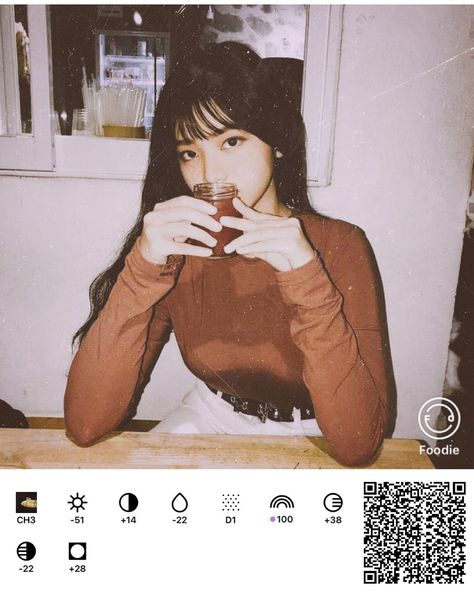 efek foodie | Pengeditan fotografi, Kiat foto, Trik fotografi . #Aesthetic_Effects_For_Photos #Vintage_Foodie_Code #Vintage_Foodie_Filter #Foodie_Photo_Edit Vintage Foodie Code, Aesthetic Effects For Photos, Vintage Foodie Filter, Foodie Photo Edit, Foodie App Filter Code, Foodie Polaroid Filter, Foodie Preset Qr Code, Foodie Qr Code Filter, Foodie Vintage Filter