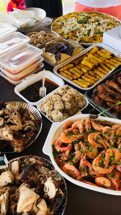 Monegasque Food, Simple Birthday Food Ideas Filipino, Birthday Party Food Philippines, Pinoy Food Filipino Dishes Aesthetic, Filipino Dinner Aesthetic, Filipino Food Wedding Buffet, Filipino Catering Ideas, Filipino Dishes Aesthetic, Birthday Foods Filipino