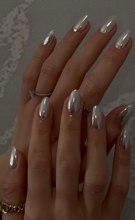 Nye Simple Nails, Nye Nails Solid Color, New Year Nails Chrome, Nye Nail Ideas Simple, Nye Chrome Nail Ideas, New Years Nail Designs Chrome, January Nails Metallic, Silver Irridescent Nails, Chrome Nails New Years