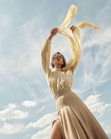 Irina, Grace, Tianna, Varsha Vogue Editorial, Fashion Photography Editorial Vogue, Paola Kudacki, Inspiration Photoshoot, Vogue Photoshoot, Touch The Sky, Outdoor Shoot, Outdoor Photoshoot, Contemporary Photographers