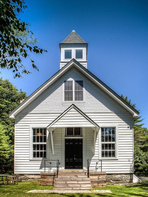 This Catskills home and inn used to be a one-room schoolhouse back in 1893. Take a tour inside this converted property. It's for sale. Schoolhouse Style Home, Remodeled Schoolhouse, Old School House Renovation, Empty Nester House Plans, Old Home Renovation, Schoolhouse Style, Cabin Renovation, Old Schoolhouse, Church Conversions