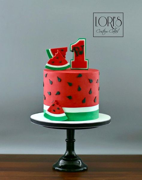 Watermelon Cake Birthday, Melon Cake, Fruit Birthday Party, Watermelon Birthday Parties, Fruit Birthday, Watermelon Cake, Watermelon Party, Watermelon Birthday, Dessert Party