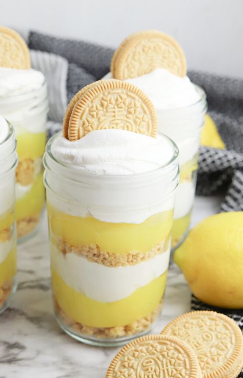 Lemon Pudding Dessert, Lemon Trifle, Creamy Dessert Recipes, Dessert Shooters Recipes, Lemon Parfait, Dessert Cups Recipes, Dessert Shooters, Mini Dessert Cups, Parfait Desserts