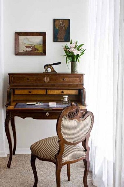 Antique French Furniture, Desk And Chair, Casa Vintage, Home Office Space, Vintage Modern, A Chair, 인테리어 디자인, House Inspiration, Home Decor Inspiration