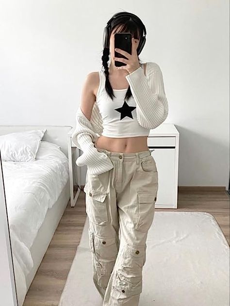 Gorpcore Fashion Aesthetic, Cute Acubi Outfits, Gorpcore Summer Outfit, White Streetwear Outfit, Modern Y2k Outfits, Japanese Outfits Street Style, Tiktok Outfit Ideas, Outfit Inspo Tiktok, Fashion Gorpcore