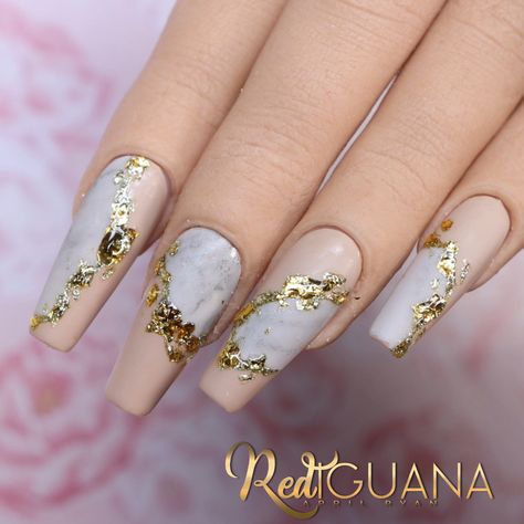 Nail Art With Gold Flakes, Nail Art With Foil Flakes, Good Flakes Nails, Nude Polygel Nails, Foil Art Nails, Nail Art With Foil, Nails With Foil Flakes, Foil Flakes Nail Art, Gold Foil Nail Designs