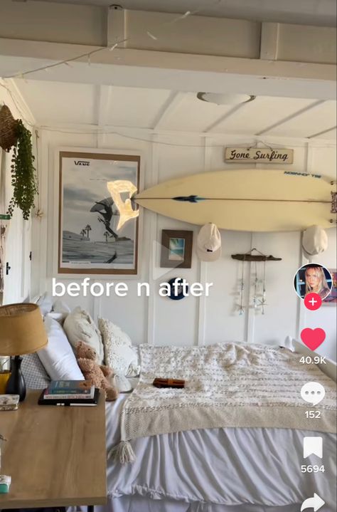 Beachcore Room Aesthetic, Beach Grandma Aesthetic Bedroom, Beach Vibes Bedroom Boho Chic, Boho Beachy Room Ideas, Surfboard Bedroom Ideas, Country Beach Bedroom, Surfboard Hung On Wall, Minimalist Surfer Bedroom, Retro Beachy Aesthetic Room