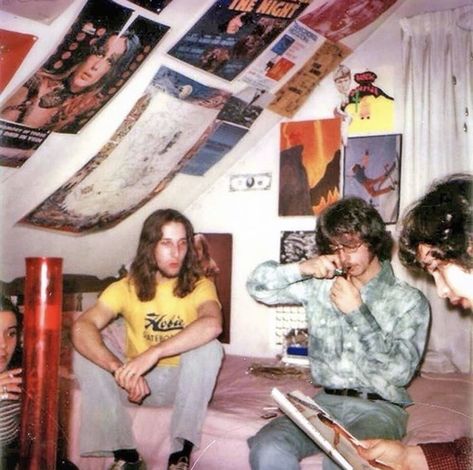 70s Bedroom, Hippy Room, 70s Aesthetic, Hippie Life, I'm With The Band, Penny Lane, Teenage Dream, Aesthetic Bedroom, Coming Of Age