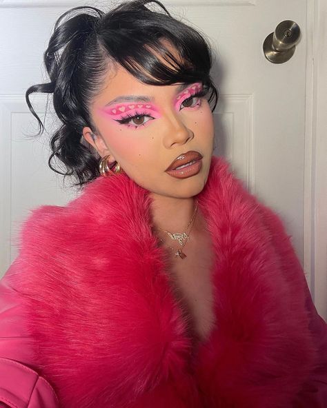 Valentine’s Day Make Up Looks, Y2k Makeup Looks, Thanksgiving Makeup Looks, 90s Makeup Look, Glitter Makeup Looks, Day Makeup Looks, Pink Eye Makeup, Rave Makeup, Valentines Day Makeup