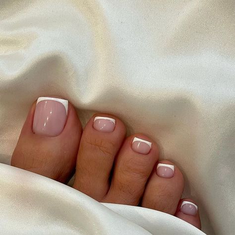 French Tip Pedicure, French Toe Nails, Gel Toe Nails, Acrylic Toes, Acrylic Toe Nails, Cute Toe Nails, Summer Toe Nails, Toe Nail Designs, Prom Nails