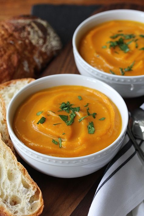 This butternut squash and ginger soup is so warming, delicious, and nutritious. Squash Ginger Soup, Butternut Squash Ginger Soup, Soup Ginger, Cold Weather Soup Recipes, Cold Weather Soup, Butternut Soup, Ginger Soup, Fancy Dinner Recipes, Butternut Squash Recipes Soup