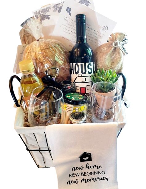 Gardening Christmas Gift Basket - Let's Face It! - Searching for a product is not simple. Try Amazon.com to get all your supplies. Traditional Housewarming Gifts, Housewarming Basket, Creative Gift Baskets, Homemade Gift Baskets, Housewarming Gift Baskets, Best Gift Baskets, Auction Ideas, Wine Baskets, Personalized Wine Glasses