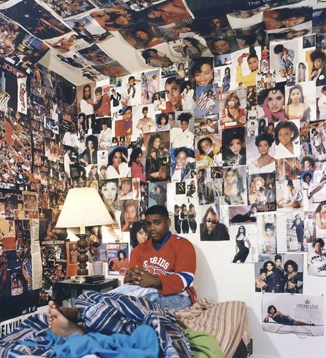 90s Teen Bedroom, 90’s Bedroom, 40 Aesthetic, Bedroom Photography, 90s Icons, Streetwear Harajuku, 90s Home, Teenage Boy Room, Aesthetic Bedroom Ideas