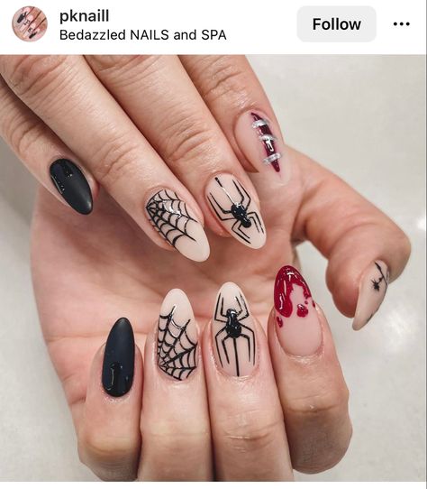 Spidey Nails, Halloween Nails Easy, Halloween Press On Nails, Nagellack Trends, Short Fake Nails, Spider Webs, Halloween Nail Designs, Halloween Nail, Halloween Nail Art