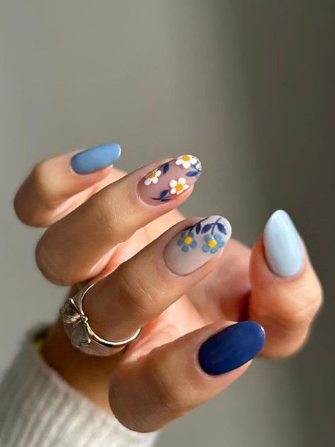 Oval Easter Nails, Floral Spring Nails, Early Spring Nails, Easter Nail Designs, 2024 Nails, Nail Painting, Formal Nails, Lavender Nails, London Nails