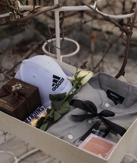 Gifts Box Ideas For Boyfriend, Gifts For Boyfriend Box For Him, Present Box For Boyfriend, Men's Gift Boxes Ideas, Box Gift Ideas Boyfriend Long Distance, Birthday Presents Ideas For Boyfriend, Happy Birthday Box Ideas For Boyfriend, Bf Bday Gift Ideas, Husband Birthday Present Ideas