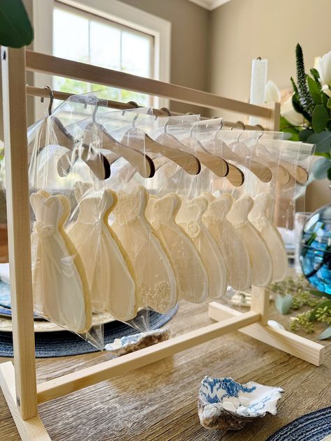 The Cutest Centerpiece and Bridal Shower Gifts Best Bridal Shower Ideas, Wedding Dress Shopping Fun Ideas, Bridal Shower Gifts For Guests, Bridal Shower Gift, Bridal Shower Gift Ideas, Dress Rack, Thoughtful Bridal Shower Gifts, Unique Bridal Shower Gifts, Cookie Display