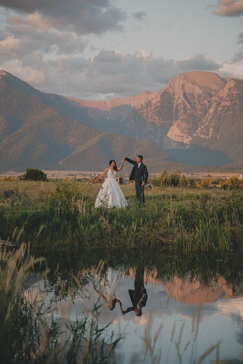 Yellowstone Wedding Photography, Appalachian Mountain Wedding, Montana Wedding Photography, Wedding Pictures Mountains, Mountain Wedding Photoshoot, Wedding Photography Mountains, Mountain Wedding Photography, Mountain Top Wedding Ceremony, Yellowstone Wedding