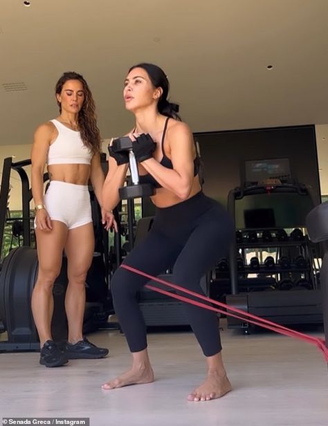 Kim Kardashian Gym, Personal Trainer Aesthetic, Kardashian Workout, Exercise Schedule, Gym Personal Trainer, Female Personal Trainer, Dream Jobs, Gym Trainer, Weight Lifting Workout