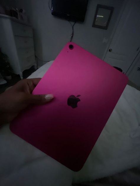 Ipad 10th Generation Pink, Ipad 10th Generation Aesthetic, Hot Pink Ipad, Pink Ipad Aesthetic, 10th Generation Ipad, Ipad Pics, Apple Ipad 10th Generation, Ipad Pink, Ipad Picture