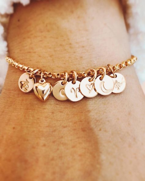 Stamping Bracelets, Halloween Dinners, Grandma Jewelry, Family Bracelet, Grandma Bracelet, Custom Charm Bracelet, Family Bracelets, Disc Bracelet, Everyday Bracelet