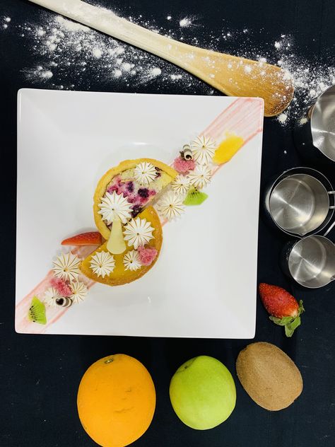 Fruit Salad Plating Ideas, Fruit Tart Plating, Pastry Plating Ideas, Pie Plating Ideas, Plating Pie, Tart Plating Ideas, Cheesecake Plating Ideas, Cake Plating Ideas, Bread Plating