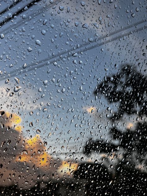 rain on window with beautiful blurry background sunset Raindrops On Window Drawing, Rain On Window Painting, Water Drops On Window, Raindrops On Window, Stained Glass Rain Drops, Raindrops On Glass Window, Raindrops On Window Aesthetic, Rain Drops On Window, Rain Droplets On Window