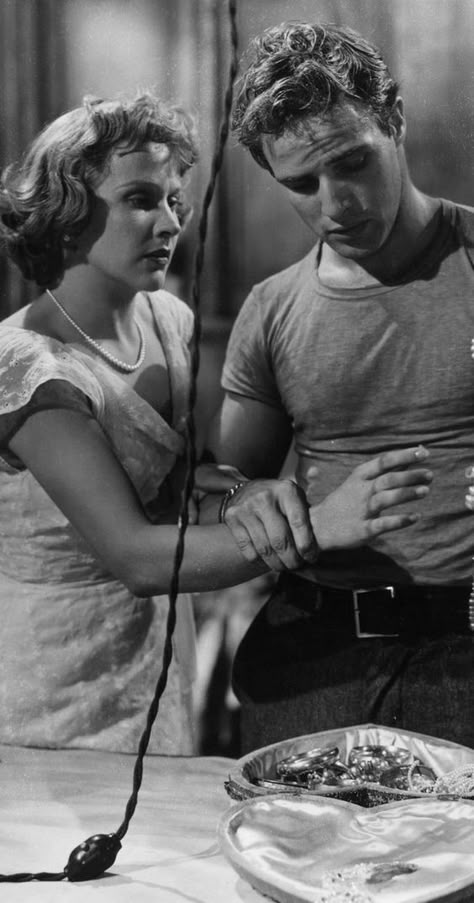 Marlon Brando Streetcar Named Desire, Streetcar Named Desire Costumes, Streetcar Named Desire Aesthetic, Stella Kowalski, Street Car Named Desire, Blanche Dubois, Kim Hunter, Elia Kazan, Kindness Of Strangers