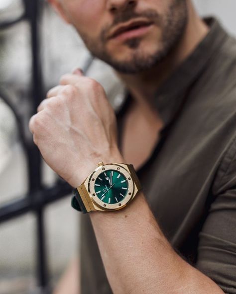 Watch Campaign, Man Lifestyle, Watches Women Simple, Pretty Watches, Mens Gadgets, Fancy Watches, Premium Watches, Stylish Mens Fashion, Affordable Watches