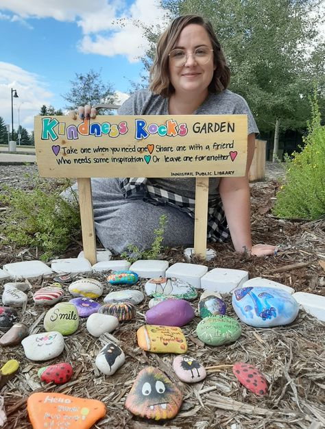 Rock garden aims to spread positivity around Innisfail | CBC News Community Garden Ideas Projects, School Rock Garden, Rock Garden Signs Cute Ideas, Kindness Rock Garden Ideas, School Garden Projects, Kindness Rock Garden, Kindness Rocks Ideas, Kindness Garden, Drop Zone Ideas