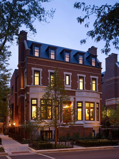 French Style Architecture, Chicago House, Chicago Neighborhoods, Bay Windows, Lincoln Park, Park Homes, Exterior Brick, Family Living, Bay Window