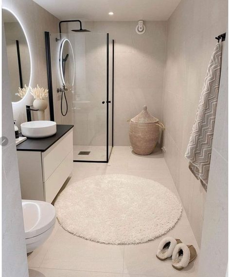 Cream Black Bathroom, Nuetral Bathroom, Cream And Black Bathroom, Black And Cream Bathroom, Bathroom Decor Luxury, Basement Bathroom, Upstairs Bathrooms, Bathroom Inspo, Black Bathroom