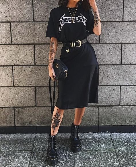 Edgy Work Outfits, Rok Outfit, Look Grunge, Chique Outfit, Fest Outfits, Woman In Black, Rock Outfit, Mode Boho, Looks Black