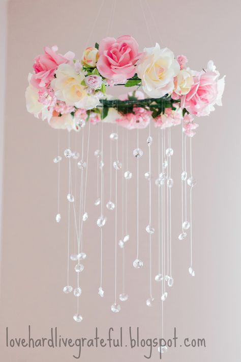 Homemade Home Decor Ideas Crafts, Diy Hanging Flower Chandelier, Diy Flower Mobile, Baby Mobile Flowers, Flower Mobiles, Diy Floral Mobile Nursery, Flower Mobile Nursery, Homemade Mobile, Pink Flower Chandelier