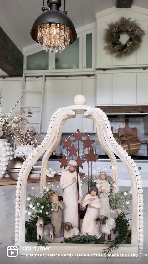 Willow Tree Angel Display Ideas, Willow Tree Decor Ideas, How To Display Willow Tree Figurines, Nativity On Mantle, Willow Tree Nativity Set Display Ideas, Willow Tree Figurines Display Ideas, Nativity Scene Display Ideas, Willow Tree Nativity Display Ideas, Nativity Display Ideas