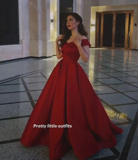 Dresses Long Elegant, Sketches Design, Ball Gown Prom Dress, Off Shoulder Design, Red Dresses Classy, Stunning Prom Dresses, Fancy Dresses Long, Formal Evening Dress, Feel Like A Princess