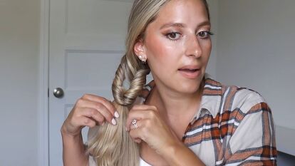 Cheat Fishtail Braid, Easy Side Fishtail Braid, Diy Fishtail Braid, Easy Fishtail Braid Hack, Faux Fishtail Braid Tutorials, Fishtail Braid Hack, Fishtale Braid Tutorial, Fishtail Hack, Fake Fishtail Braid