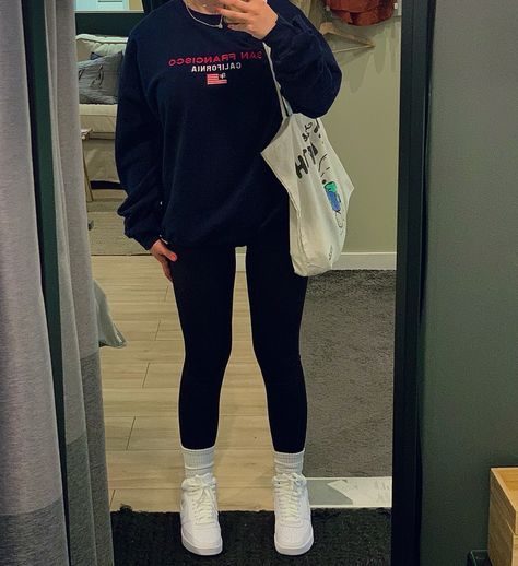 Af1 Leggings Outfit, Air Forces With Leggings, Air Forces And Leggings Outfit, Leggings And Air Force Ones Outfit, Navy Blue Leggings Outfit Casual, Outfits With Navy Blue Leggings, Outfit Ideas With Air Force Ones, Dark Blue Leggings Outfit, Blue Leggings Outfit Casual