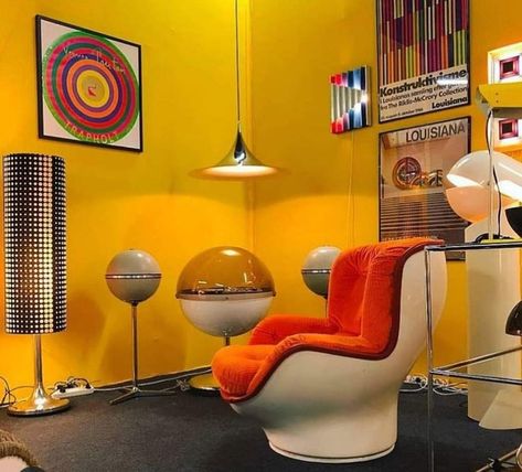 Space Age Aesthetic Interior, Spaceage Furniture, Retro Future Aesthetic, Space Age Interior, 70s Room, 70s Interior Design, Atomic Decor, Art Fashion Design, Atomic Space Age