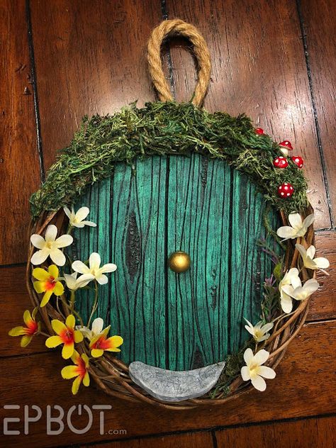 Hobbit Door Ornament Diy, Enchanted Forest Diy Crafts, The Hobbit Crafts, Hobbit Classroom Theme, Hobbit Door Diy, Hobbit Nursery Theme, Lord Of The Rings Crafts, Hobbit Door Wreath, Hobbit Crafts