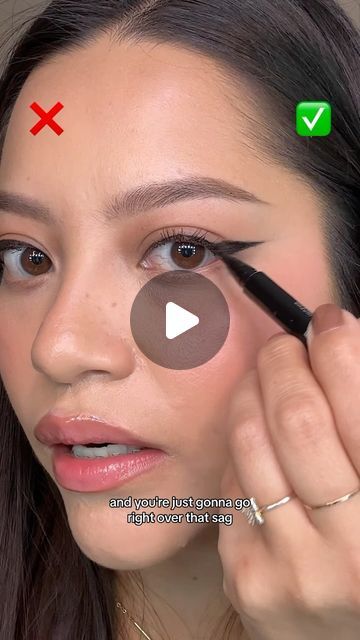 Natural Makeup Look With Eyeliner, Eyeliner Styles Cat Eye, How To Do Cats Eye Eyeliner, Best Cat Eye Eyeliner, Cat Eye Asian Eyes, Classy Eyeliner Look, How To Eyeliner For Hooded Eyes, How To Apply Eyeliner Cat Eye, How To Do The Perfect Eyeliner