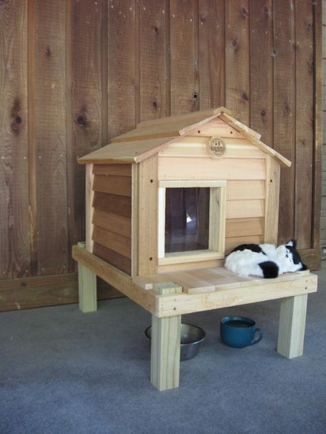 20” Cat House with Platform Ferrel Cat Shelter Diy, Cat Shelter Outdoor Diy, Barn Cat Shelter, Outdoor Cat Shelter Diy, Cat Shelters For Winter, Katt Hus, Insulated Cat House, Outside Cat House, Cat Shelters