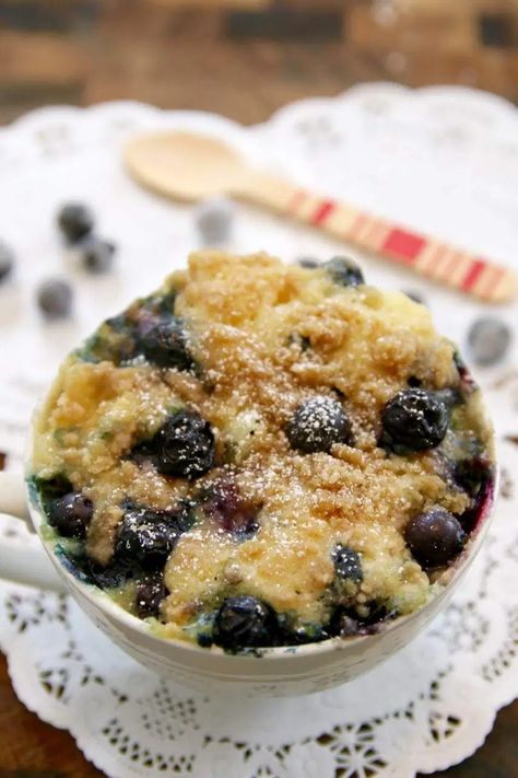 Blueberry Muffin In A Mug, Microwave Muffin, Recipes Microwave, Microwave Mug Recipes, Chocolate French Toast, Microwave Breakfast, Microwave Meals, Microwave Mug, Muffin In A Mug