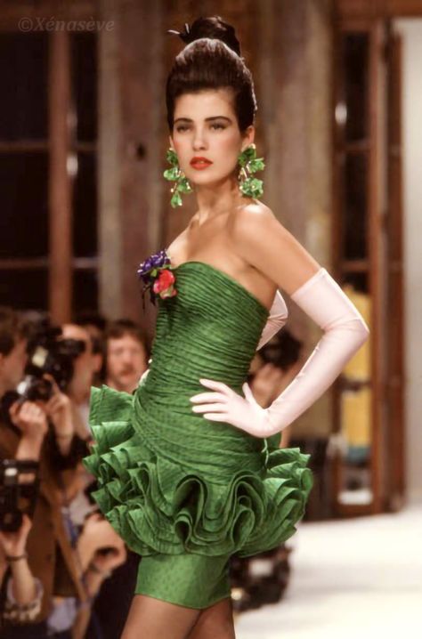 1980s Couture Fashion, Runway 80s, Youtuber Dr, Haute Couture Runway, High Fashion Runway, 80s Prom, Emanuel Ungaro, Prom Dress Inspiration, Closet Goals